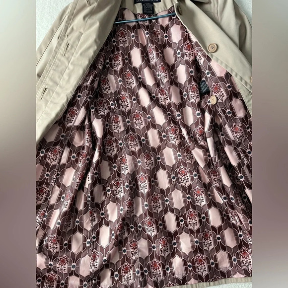 London Fog khaki classic trench coat, women’s large - Picture 4 of 6